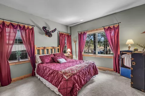 Bedroom - 55162 Lazy Riv, Bend, OR 97707 photo 6 of 7