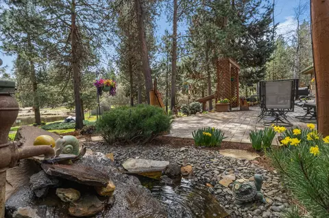Exterior - 55162 Lazy Riv, Bend, OR 97707 photo 16 of 19