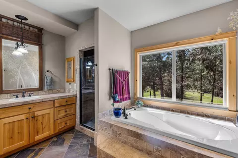 Bath - 55162 Lazy Riv, Bend, OR 97707 photo 2 of 4