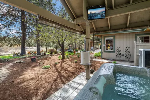 Exterior - 55162 Lazy Riv, Bend, OR 97707 photo 15 of 19