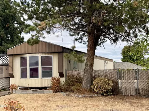 2799 Avenue A, White City, OR 97503