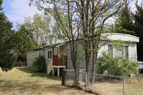 2695 Avenue A, White City, OR 97503