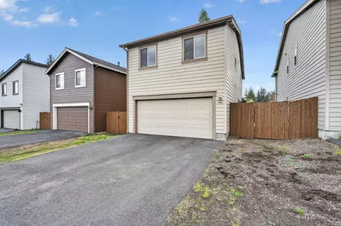 Exterior - 20252 Badger Rd, Bend, OR 97702 photo 7 of 8
