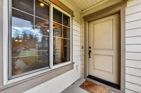 Entry Way - 20252 Badger Rd, Bend, OR 97702 photo 1 of 3