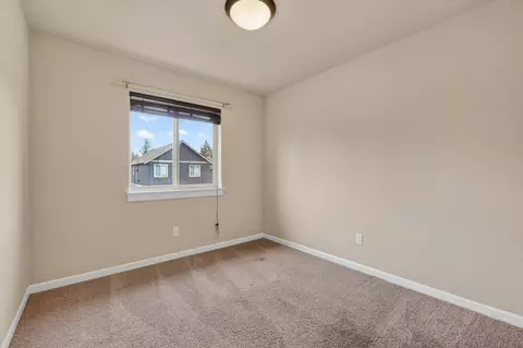Bedroom - 20252 Badger Rd, Bend, OR 97702 photo 7 of 9