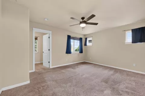 Bedroom - 20252 Badger Rd, Bend, OR 97702 photo 4 of 9