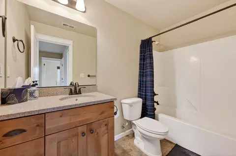 Bath - 20252 Badger Rd, Bend, OR 97702 photo 2 of 2