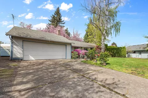 230 SW 8th Ave, Canby, OR 97013