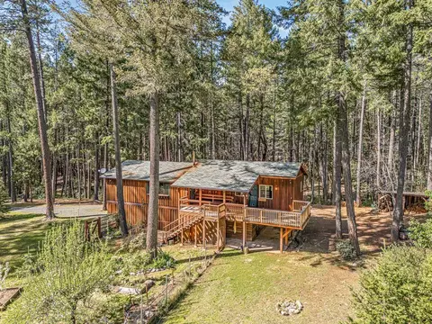 707 Mcmullen Creek Rd, Selma, OR 97538