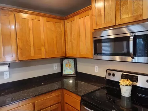 Kitchen - 3577 Yah Way, White City, OR 97503 photo 6 of 11