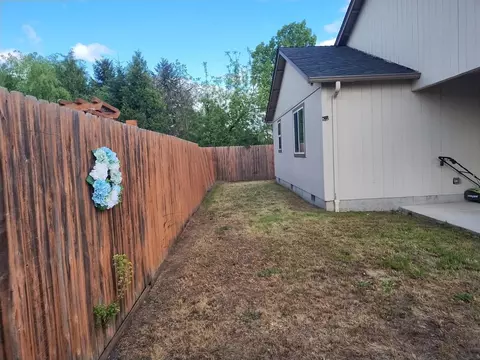 Exterior - 3577 Yah Way, White City, OR 97503 photo 10 of 13