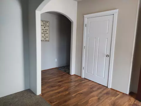 Entry Way - 3577 Yah Way, White City, OR 97503 photo 4 of 9