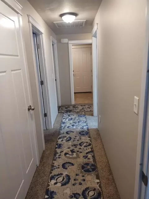 Entry Way - 3577 Yah Way, White City, OR 97503 photo 8 of 9