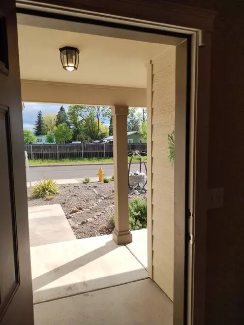 Entry Way - 3577 Yah Way, White City, OR 97503 photo 9 of 9