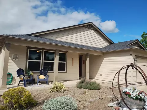 Exterior - 3577 Yah Way, White City, OR 97503 photo 2 of 13