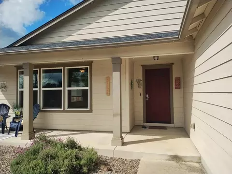 Exterior - 3577 Yah Way, White City, OR 97503 photo 5 of 13