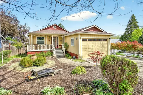 251 E Hersey St, Ashland, OR 97520