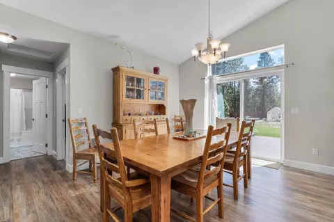 Dining - 148957 Mabel Dr, La Pine, OR 97739 photo 1 of 1