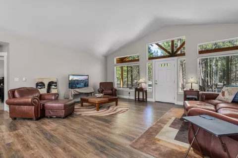 Living - 148957 Mabel Dr, La Pine, OR 97739 photo 1 of 1