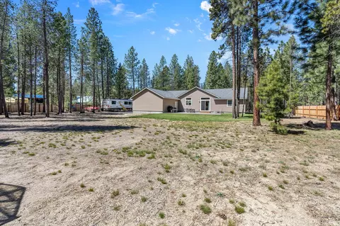 Exterior - 148957 Mabel Dr, La Pine, OR 97739 photo 14 of 24