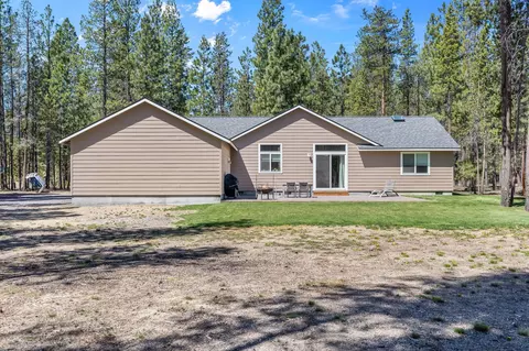 Exterior - 148957 Mabel Dr, La Pine, OR 97739 photo 15 of 24