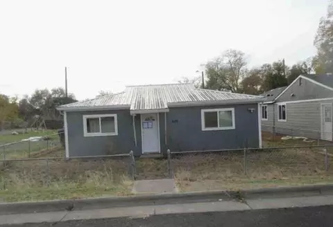 409 W Ridgeway Ave, Hermiston, OR 97838