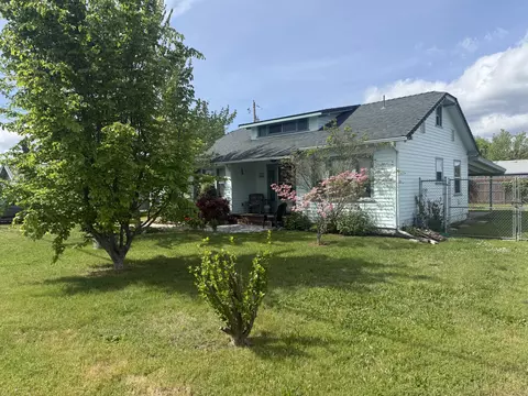 2717 Howard Ave, Medford, OR 97501
