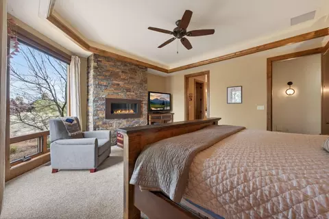 Bedroom - 19345 Roswell Dr, Bend, OR 97702 photo 2 of 6