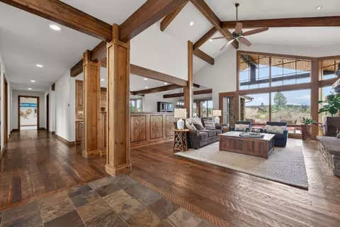 Entry Way - 19345 Roswell Dr, Bend, OR 97702 photo 1 of 3