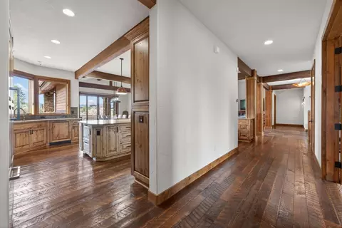 Entry Way - 19345 Roswell Dr, Bend, OR 97702 photo 2 of 3