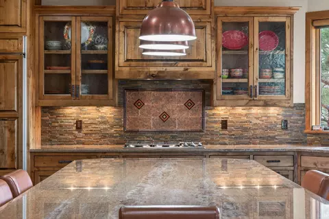 Kitchen - 19345 Roswell Dr, Bend, OR 97702 photo 3 of 4