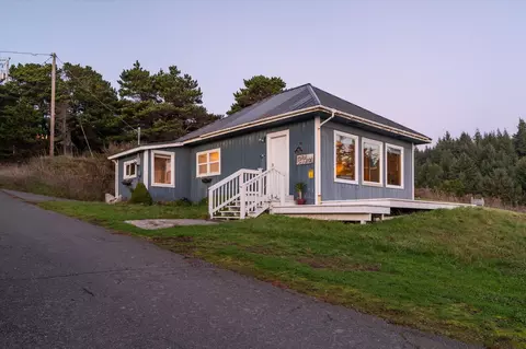 610 Deady St, Port Orford, OR 97465