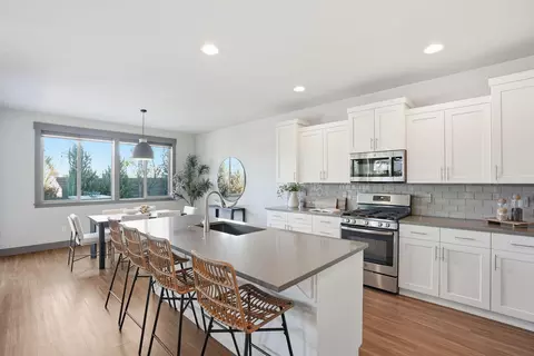 Kitchen - 61391 Sunbrook Dr, Bend, OR 97702 photo 2 of 4