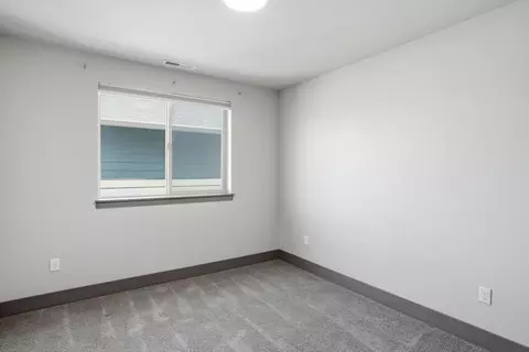 Bedroom - 61391 Sunbrook Dr, Bend, OR 97702 photo 5 of 8