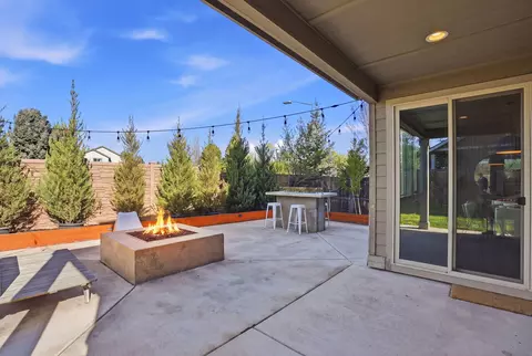 Exterior - 61391 Sunbrook Dr, Bend, OR 97702 photo 5 of 10