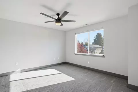 Bedroom - 61391 Sunbrook Dr, Bend, OR 97702 photo 3 of 8