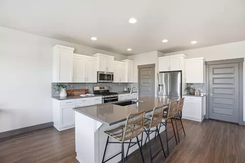 Kitchen - 61391 Sunbrook Dr, Bend, OR 97702 photo 1 of 4