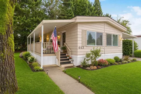 443 Ashwood Dr, Grants Pass, OR 97526