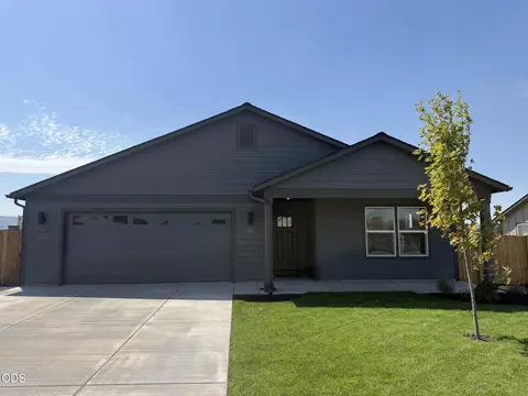 237 SE Peppermint Loop #4, Culver, OR 97734