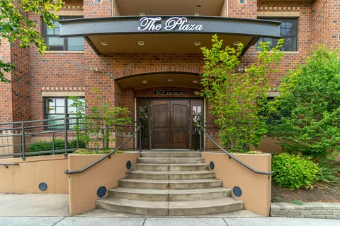 363 SW Bluff Dr UNIT 203, Bend, OR 97702