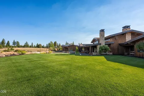 Exterior - 19100 Macalpine Loop, Bend, OR 97702 photo 13 of 23
