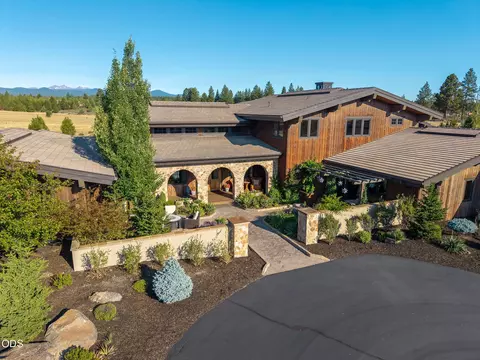 19100 Macalpine Loop, Bend, OR 97702