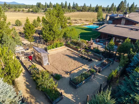 Exterior - 19100 Macalpine Loop, Bend, OR 97702 photo 18 of 23