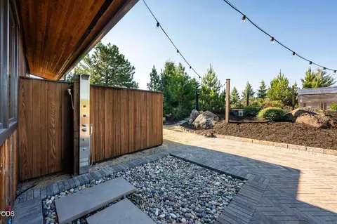 Exterior - 19100 Macalpine Loop, Bend, OR 97702 photo 7 of 23