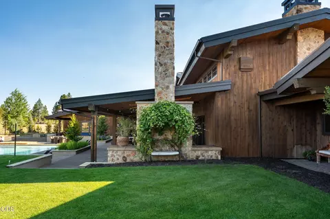 Exterior - 19100 Macalpine Loop, Bend, OR 97702 photo 14 of 23