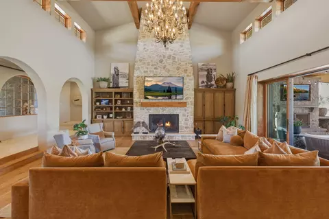 Living - 19100 Macalpine Loop, Bend, OR 97702 photo 1 of 4