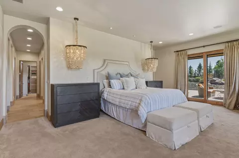 Bedroom - 19100 Macalpine Loop, Bend, OR 97702 photo 1 of 6