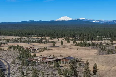 View/Area - 19100 Macalpine Loop, Bend, OR 97702 photo 2 of 2