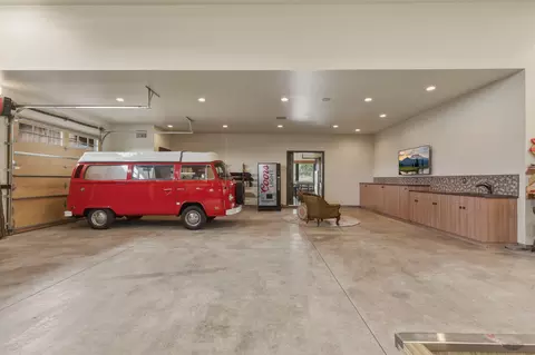 Exterior - 19100 Macalpine Loop, Bend, OR 97702 photo 9 of 11