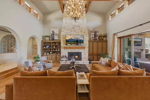 Living - 19100 Macalpine Loop, Bend, OR 97702 photo 1 of 4